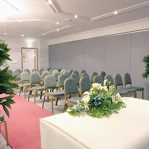 https://holiday-inn-a55-chester-west.hotelsin-chester.com