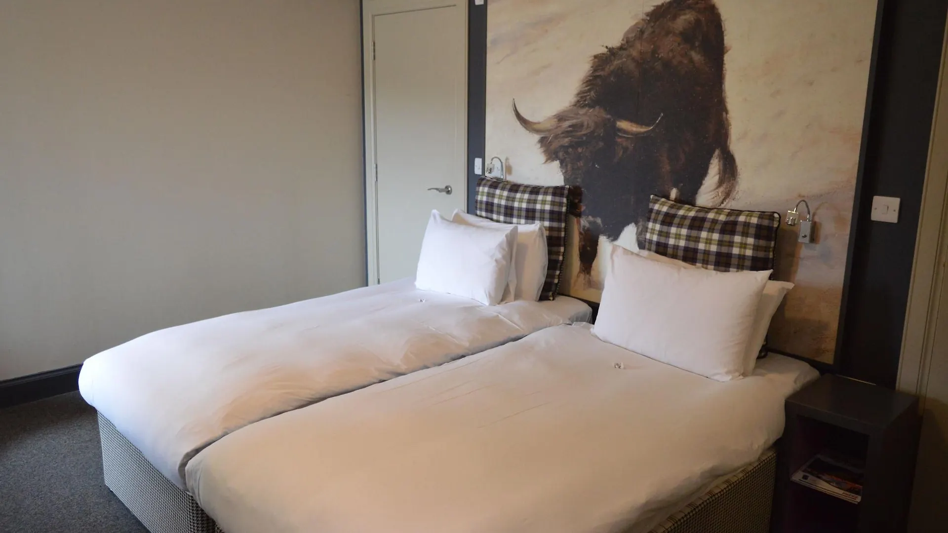 B+B Edinburgh Hotel