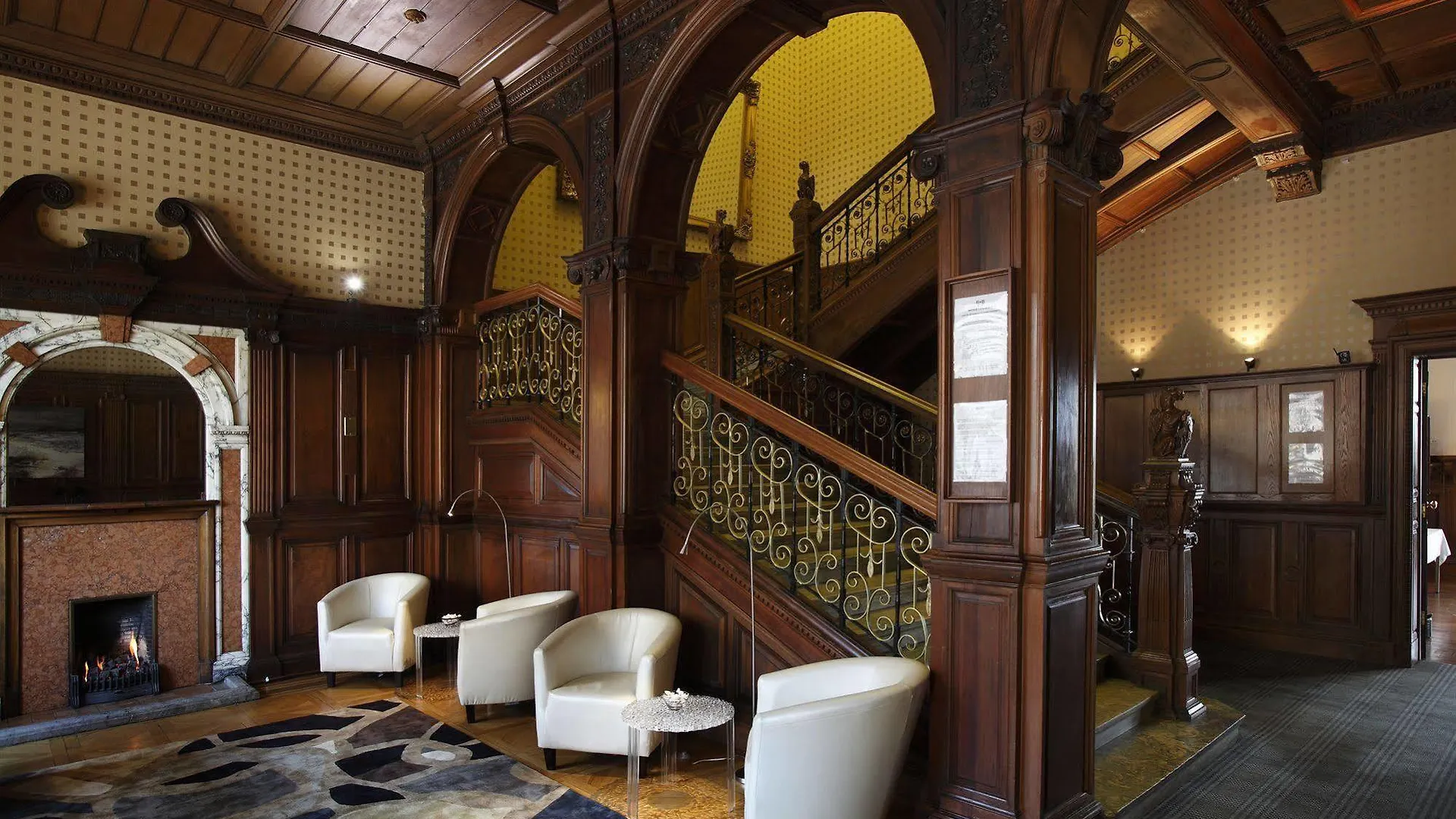 B+B Edinburgh 4*,